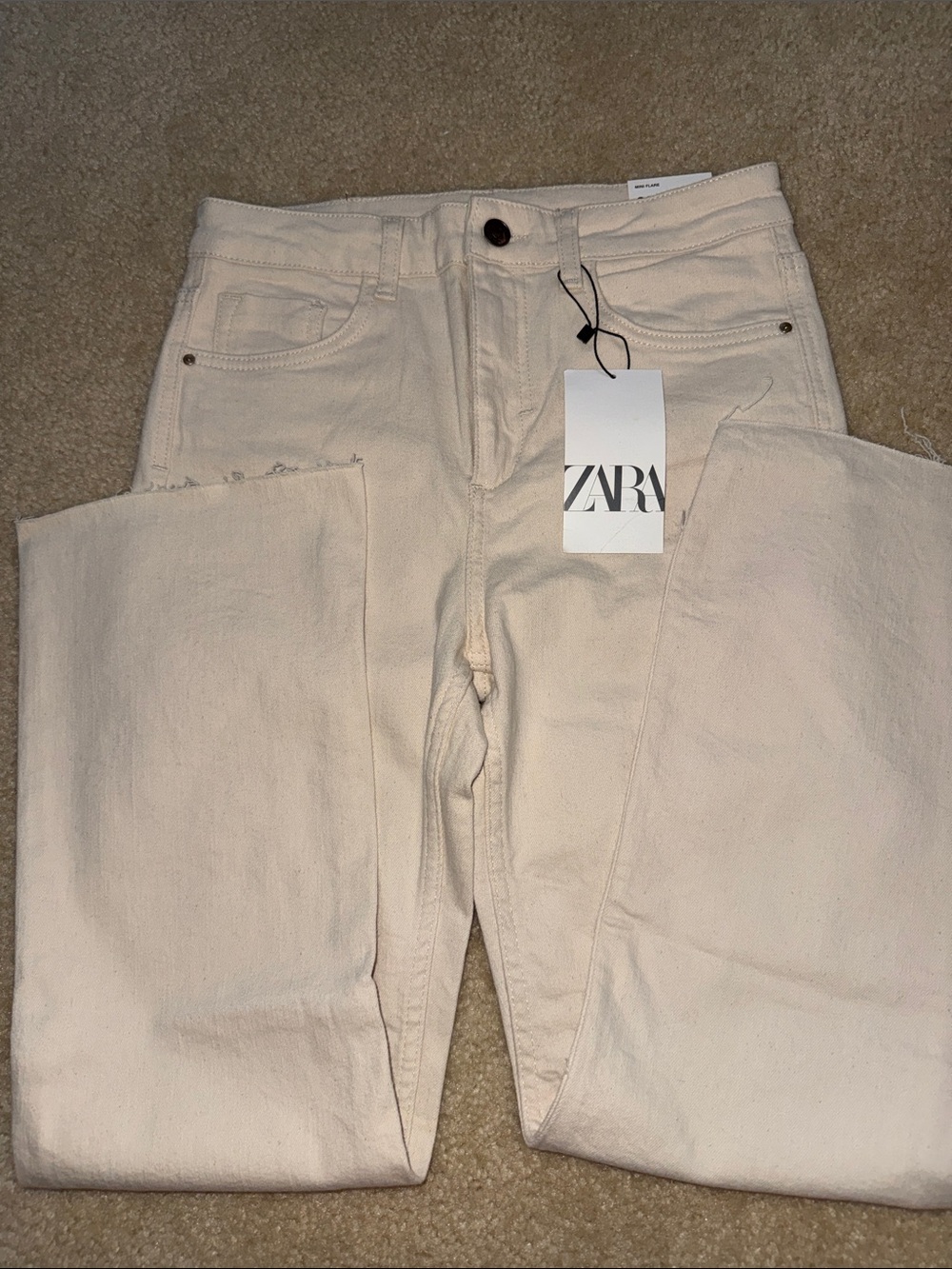 Brand new!!! ZARA Women’s Cream Mini Flare Jeans size 6 98% cotton 2% Elastane